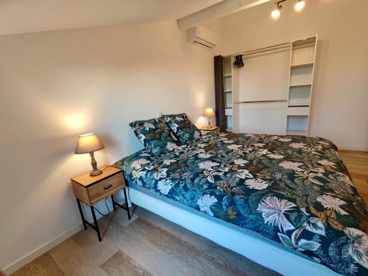 Domaine Des Hugons Villa Prignac-et-Marcamps Bagian luar foto